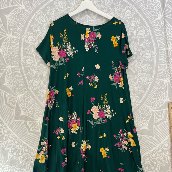 COPY - 💚👗BEAUTIFUL DESIGNER DRESS 744 SIZE L BEAUTIFUL CELTICS GREEN FLORAL PIN… - Picture 3 of 8